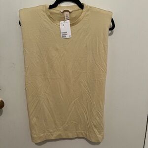 H&M Padded Shoulder Sleeveless Top | Sz. M | Color: Light Yellow | NWT